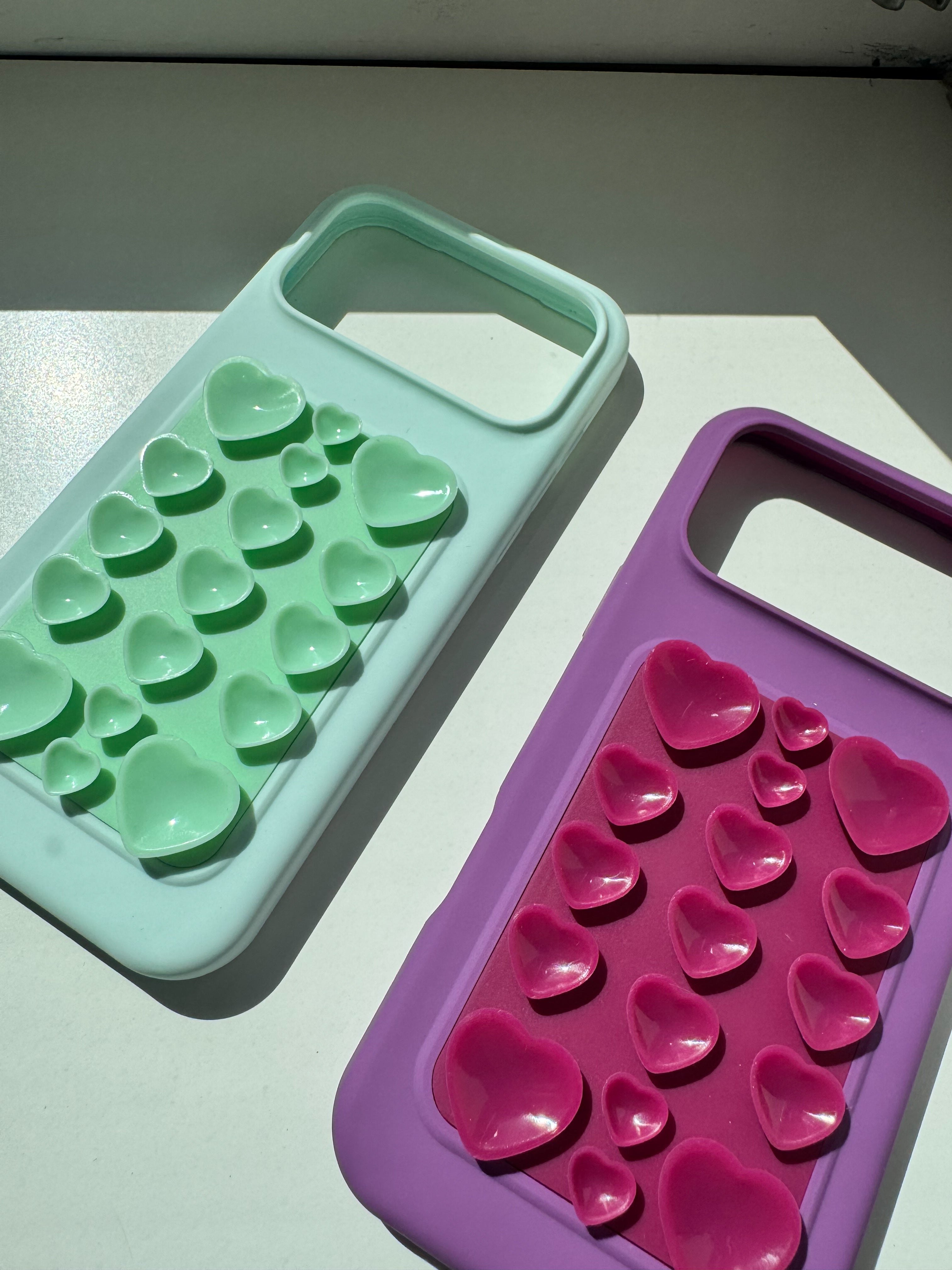 iPhone 17 Pro Max Sticky LOVE