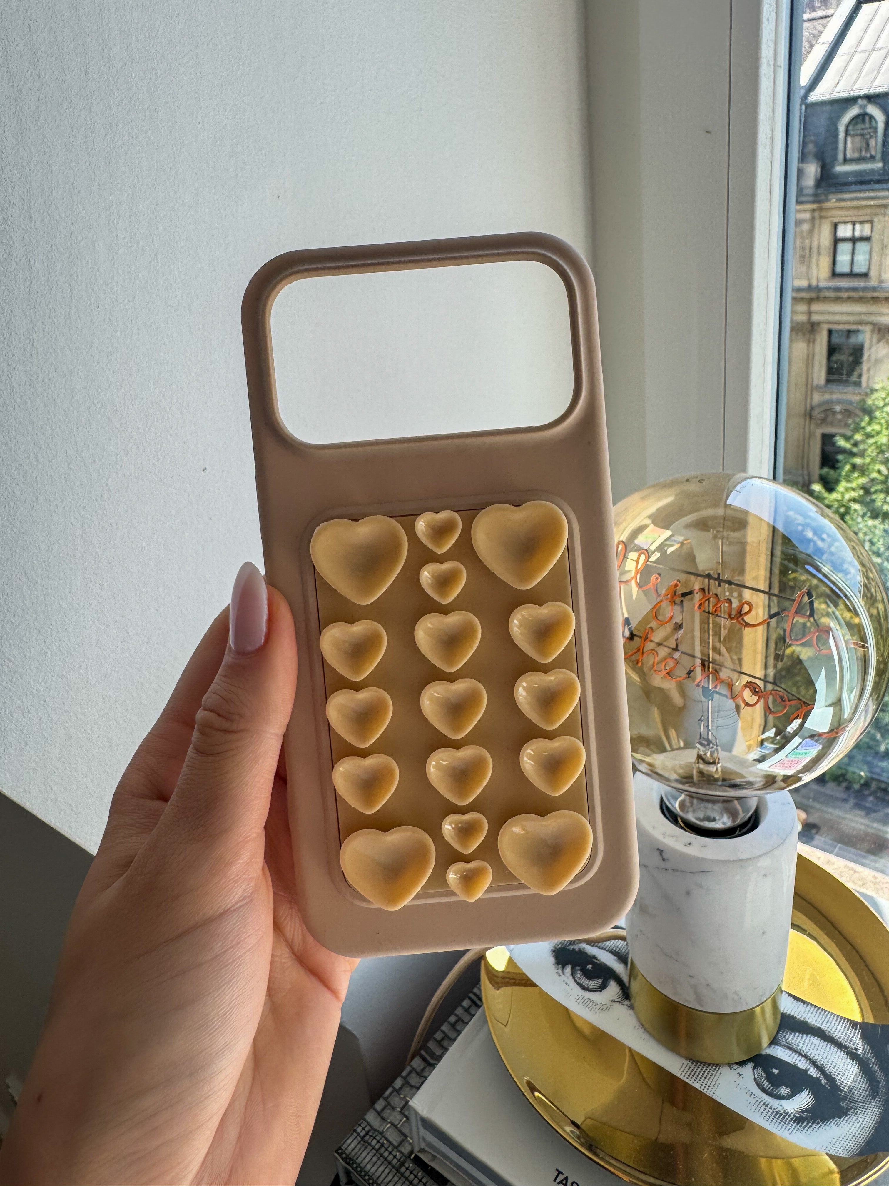 iPhone 17 Pro Max Sticky LOVE